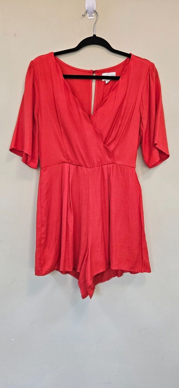 Jun and Ivy Francesca Shelly Scalloped Neck Blood Orange-Red Wrap Romper Size M